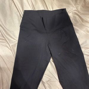 AMAZING quality leggings/ black/ great for working out or every day wear!